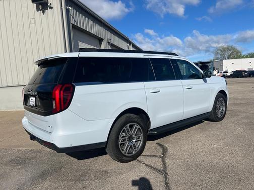 Space Silver Metallic 2025 Ford Expedition Max Active 4x4
