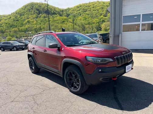 Velvet Red Pearlcoat 2020 Jeep Cherokee Trailhawk