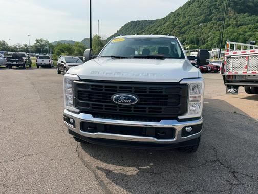 Oxford White 2025 Ford F-350 XL