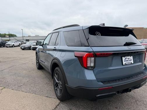 Vapor Blue Metallic 2025 Ford Explorer ST-Line