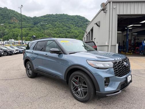 Vapor Blue Metallic 2025 Ford Explorer ST-Line