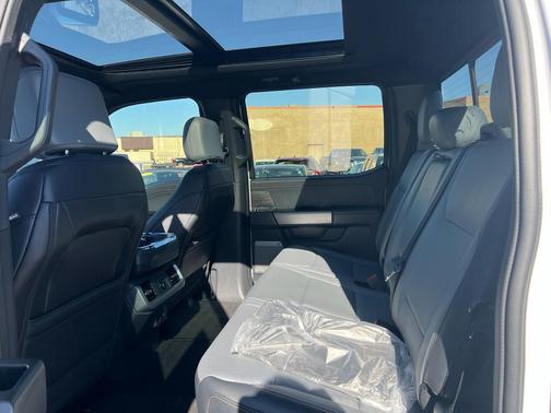 2025 Ford F-150 Lightning LARIAT