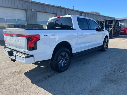 2025 Ford F-150 Lightning LARIAT