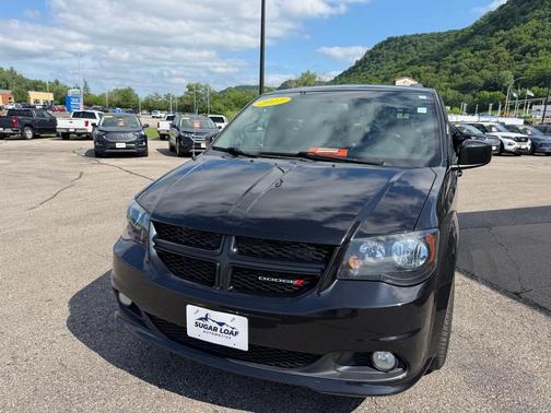 Black Onyx Crystal Pearlcoat 2017 Dodge Grand Caravan GT