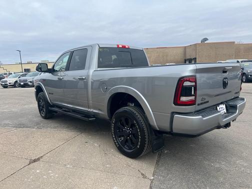 2022 RAM 2500 Laramie Crew Cab 4x4 6'4' Box