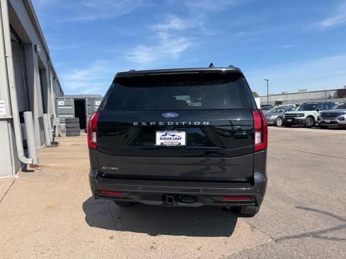 Dark Matter Gray Metallic 2025 Ford Expedition Active
