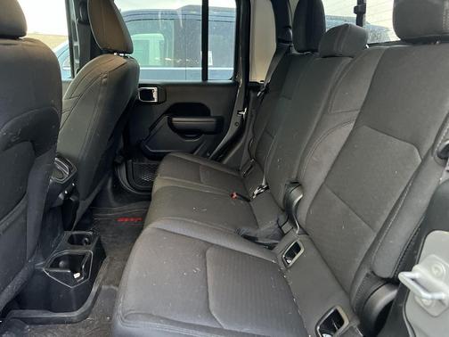 2022 Jeep Gladiator Altitude 4x4