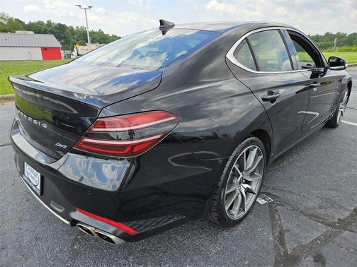 2022 Genesis G70 2.0T