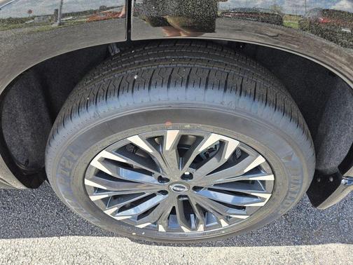 Champagne Silve 2026 Nissan Rogue Platinum