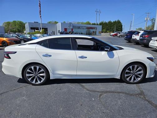 2023 Nissan Maxima Platinum