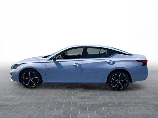 Gray Sky Pearl 2024 Nissan Altima 2.5 SR