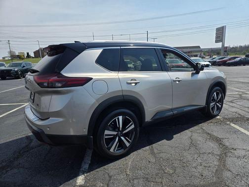 2025 Nissan Rogue SL