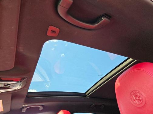 Rosso 2019 Alfa Romeo Stelvio Ti Sport