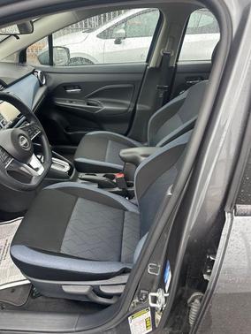 Gun Metallic 2025 Nissan Versa 1.6 SV