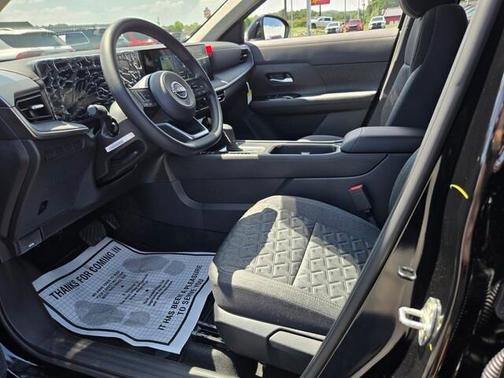 Super Black 2026 Nissan Kicks SV