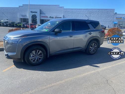 2025 Nissan Pathfinder S