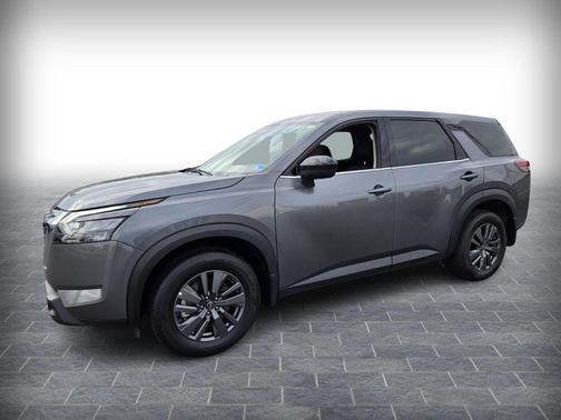 2025 Nissan Pathfinder S