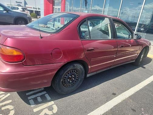 2004 Chevrolet Classic Base