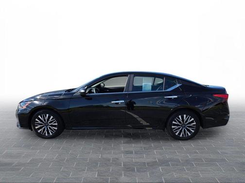 Black 2025 Nissan Altima SV