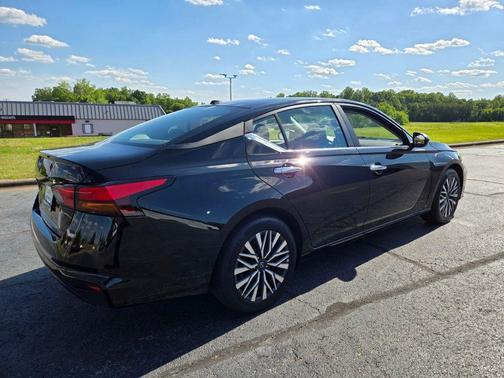 Black 2025 Nissan Altima SV