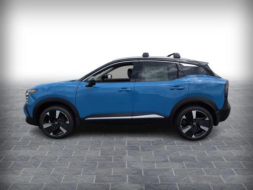 2t Ice Blk Roof 2026 Nissan Kicks SR