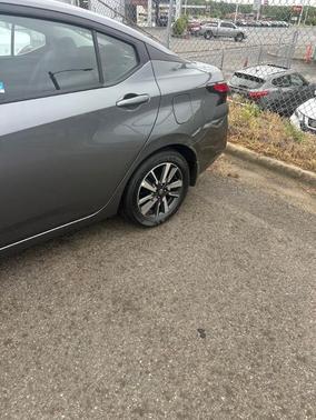 Gun Metallic 2025 Nissan Versa 1.6 SV