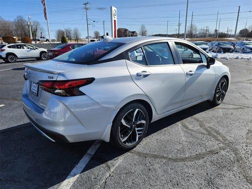 2025 Nissan Versa 1.6 SR