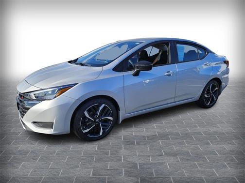 2025 Nissan Versa 1.6 SR