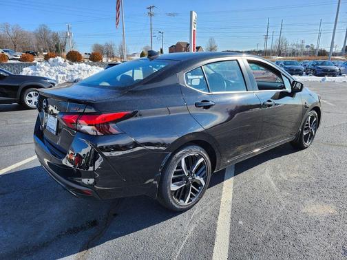 2025 Nissan Versa 1.6 SR