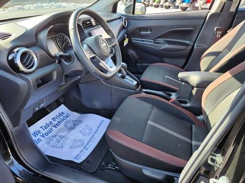 2025 Nissan Versa 1.6 SR