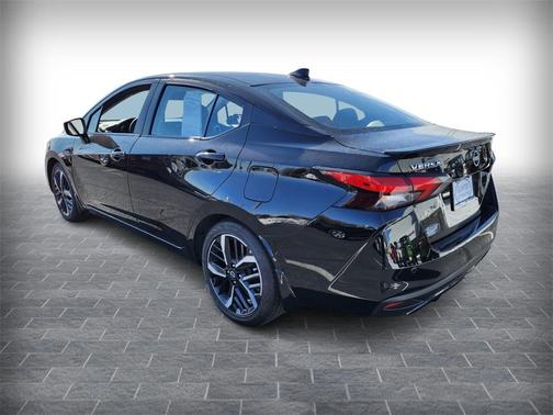 2025 Nissan Versa 1.6 SR