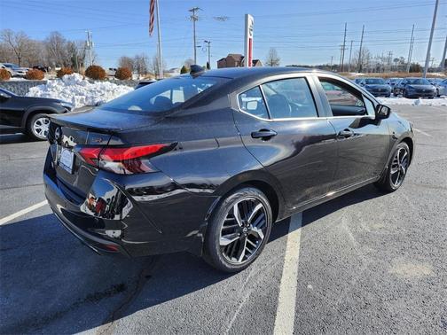 2025 Nissan Versa 1.6 SR