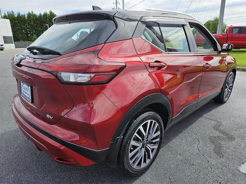 2023 Nissan Kicks SV