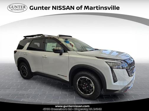White / Black 2026 Nissan Pathfinder Rock Creek