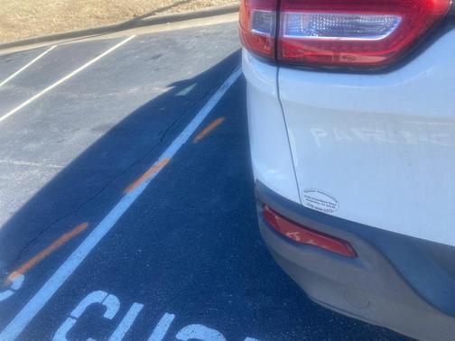 2015 Jeep Cherokee Sport