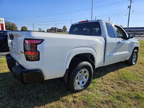 2022 Nissan Frontier S