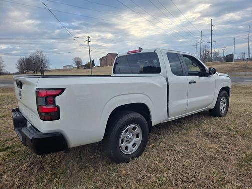 2022 Nissan Frontier S