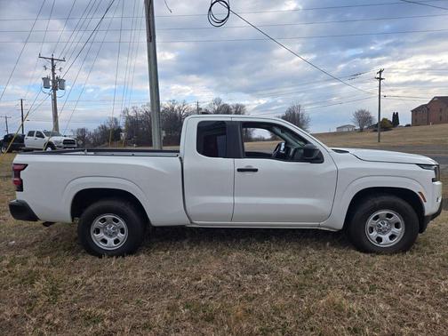 2022 Nissan Frontier S