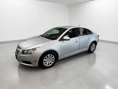 Silver Ice Metallic 2011 Chevrolet Cruze LT