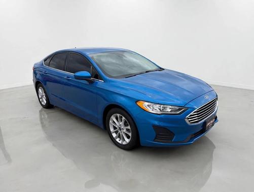 Blue 2019 Ford Fusion SE