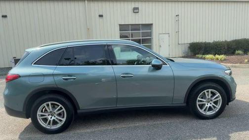 Verde Silver Metallic 2026 Mercedes-Benz GLC 300 4MATIC