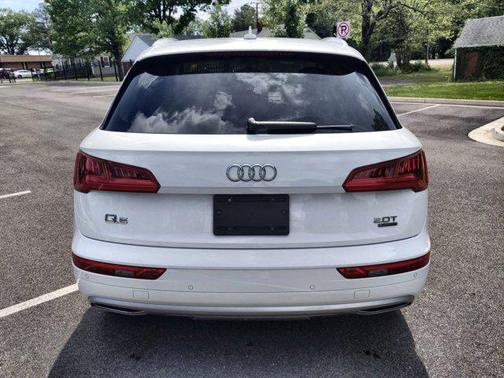 Ibis White 2018 Audi Q5 2.0T Tech Premium