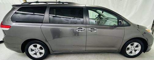 2012 Toyota Sienna LE