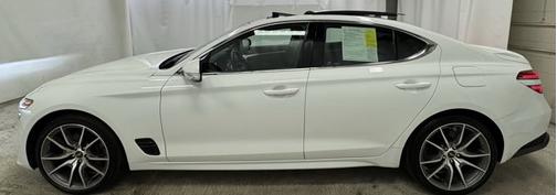 2022 Genesis G70 2.0T
