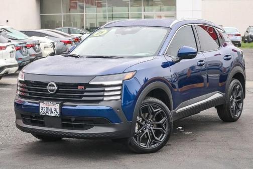 2025 Nissan Kicks SR