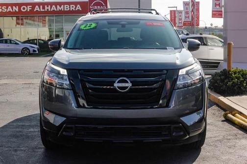 2022 Nissan Pathfinder SV