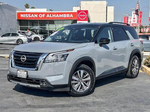 Gray 2 Tone 2022 Nissan Pathfinder SL