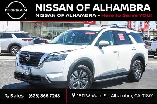 2024 Nissan Pathfinder SV