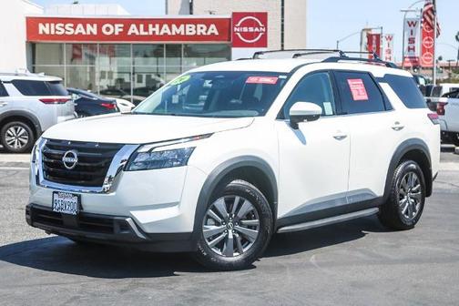 2024 Nissan Pathfinder SV