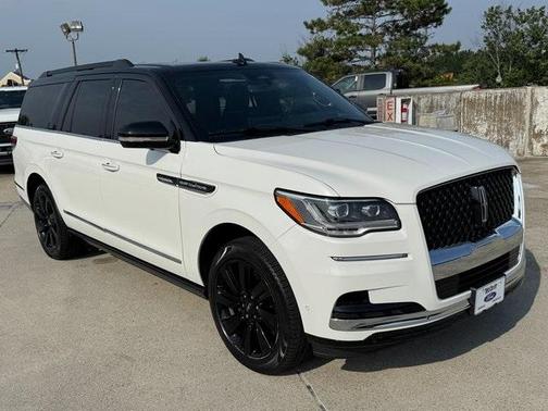 2022 Lincoln Navigator L Black Label